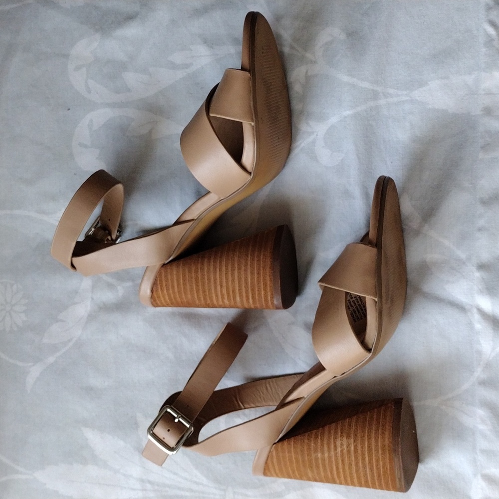 Steve Madden Wendel high heel square sandals 7M
